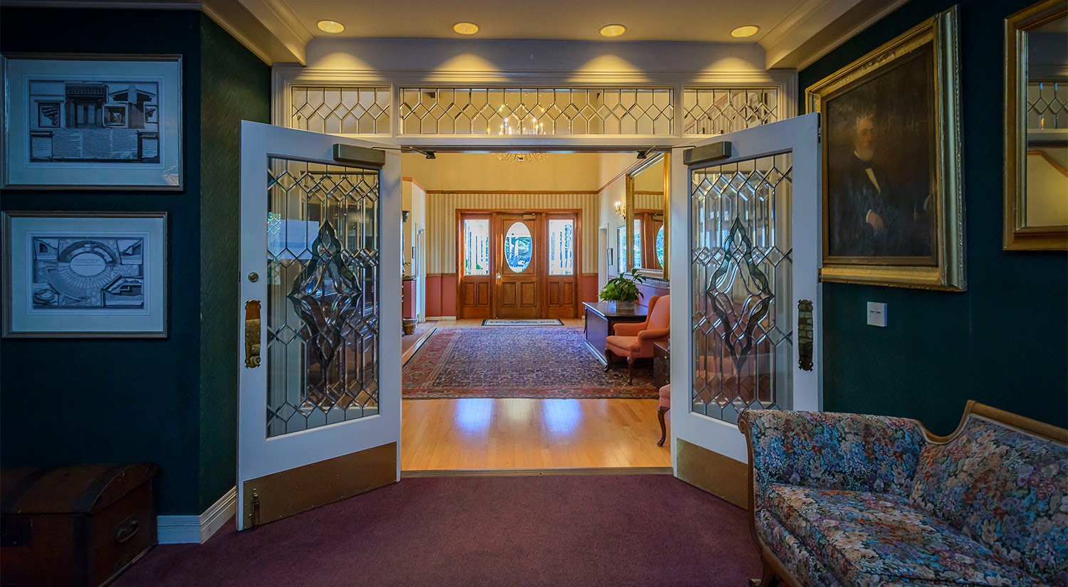 Stay At The Hill House Inn And Open The Doors To Your Mendocino Experience