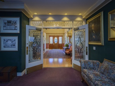 Hill House Inn - Entry